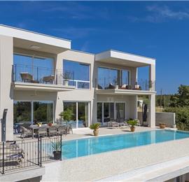 Luxury 4-Bedroom Villa with generous sized Infinity Pool near Buje, Istria. Sleeps 8